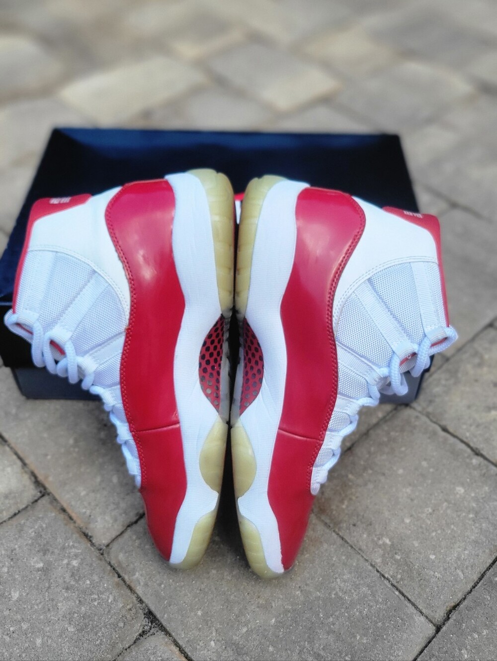 Jirdan 11 Retro 'Cherry" - Picture 4 of 10
